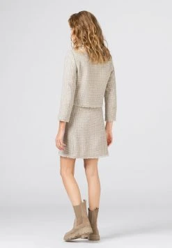 Bas Prix HALLHUBER Blazer vestes col à revers femme 7 Bas Prix HALLHUBER Blazer vestes col à revers femme -France Hallhuber Soldes Boutique 180fe621dfd0442fb023dded16c3c6bb