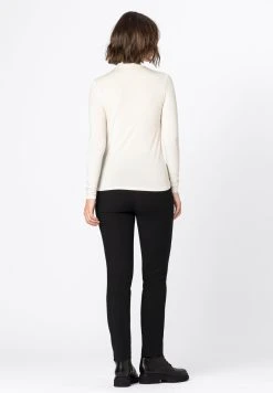 HALLHUBER T-shirt à manches longues Prix Dynamité t-shirts et tops col en v femme -France Hallhuber Soldes Boutique 628a3fa2b29143b789092ba8827d320d