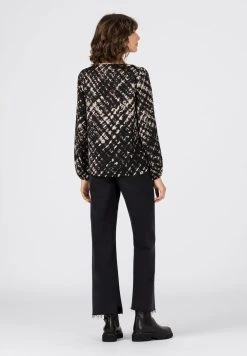 Prix Discount HALLHUBER MIT CAMOUFLAGE-PRINT - Blouse chemises et blouses col rond femme -France Hallhuber Soldes Boutique 6c194bcc6c4e43a68139a9c568f901a4