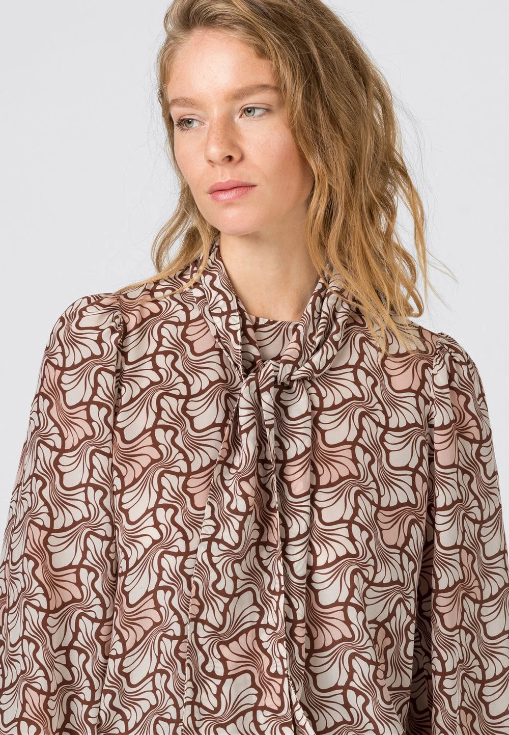 HALLHUBER Haute Qualité MIT SEPARIERTER SCHLUPPE - Blouse chemises et blouses col châle femme 4 HALLHUBER Haute Qualité MIT SEPARIERTER SCHLUPPE - Blouse chemises et blouses col châle femme – Image 4